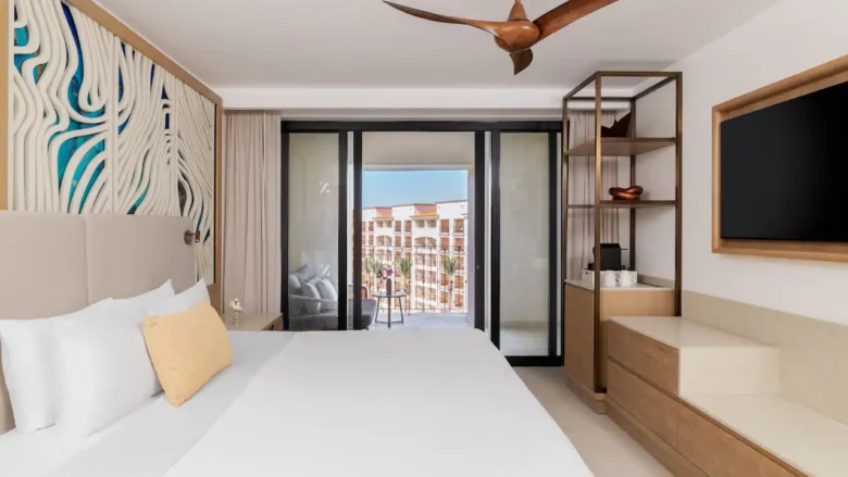Club Deluxe Ocean View One Bedroom Master Suite with king bed, private balcony, and ocean views at Hyatt Ziva Los Cabos.