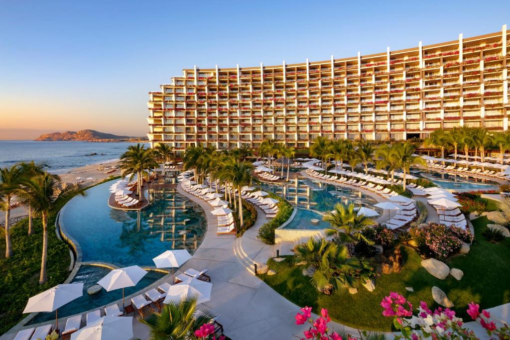 Grand Velas Los Cabos ultra-luxury all-inclusive resort with oceanfront suites, award-winning dining, and a world-class spa in San José del Cabo, Mexico.